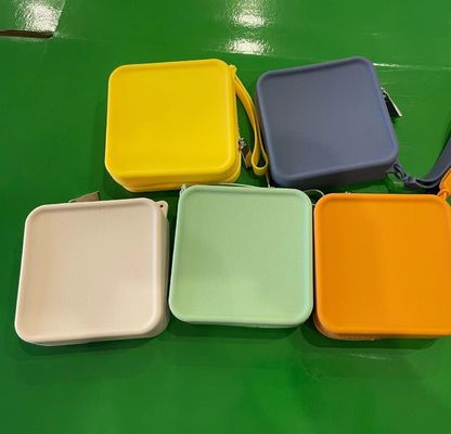 Scatola di stoccaggio di borse cosmetiche in silicone 100% alimentare personalizzata per accessori di trucco