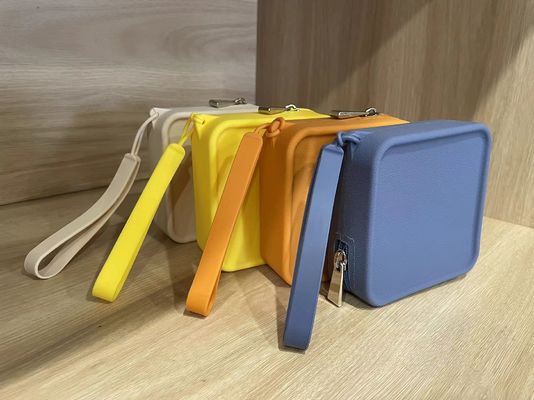 Scatola di stoccaggio di borse cosmetiche in silicone 100% alimentare personalizzata per accessori di trucco