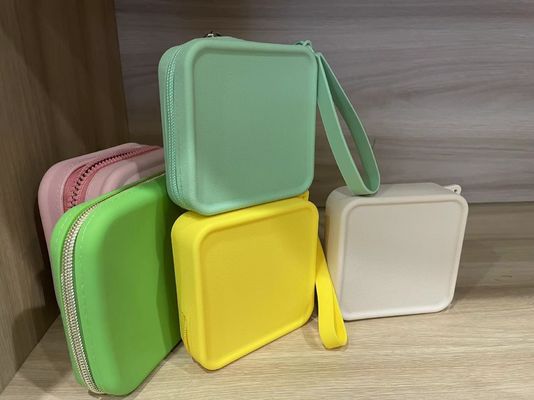 Scatola di stoccaggio di borse cosmetiche in silicone 100% alimentare personalizzata per accessori di trucco