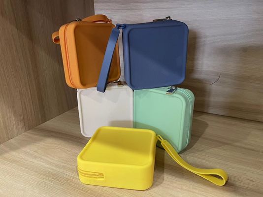 Scatola di stoccaggio di borse cosmetiche in silicone 100% alimentare personalizzata per accessori di trucco