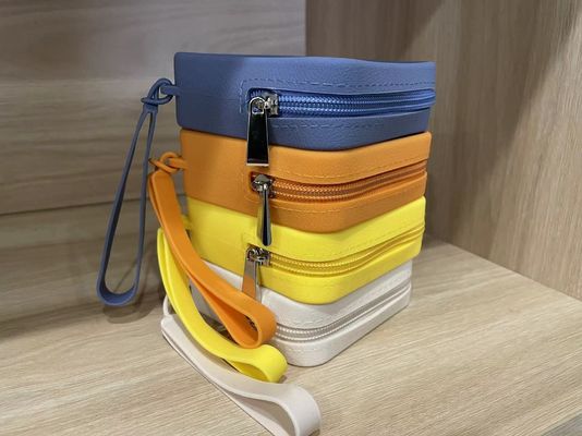Scatola di stoccaggio di borse cosmetiche in silicone 100% alimentare personalizzata per accessori di trucco