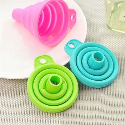 Funnel pieghevole in silicone, l'aggiunta perfetta alla vostra cucina per la distribuzione degli utensili