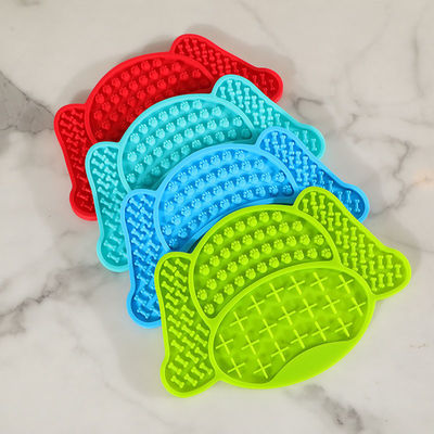 Cani sotto la doccia Cucine per animali da compagnia Mangia le zampe Lick Pad Matta di silicone per cani Gatti 109G