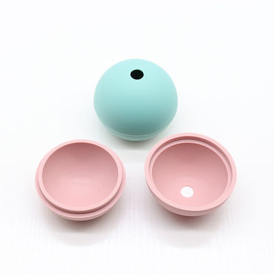 Logo personalizzato Acceptabile 2,5 pollici Silicone Ice Ball Maker per Whiskey Wine Cocktail