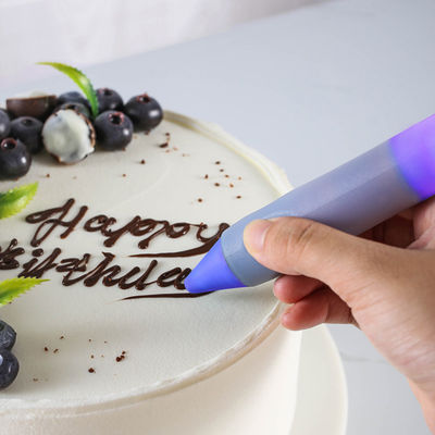 Decora senza sforzo torte e dolci con questa penna di silicone da 14,5*2,3 cm