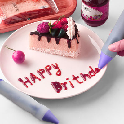 Decora senza sforzo torte e dolci con questa penna di silicone da 14,5*2,3 cm