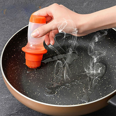 Strumenti convenienti Bottiglia di silicone e spazzola per olio per le necessità di cucina