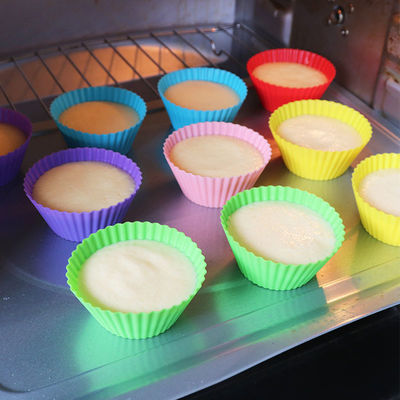 24pcs / 12pcs pacchetto Logo personalizzato accettabile Silicone non appiccicoso Cupcake rivestimenti per la festa