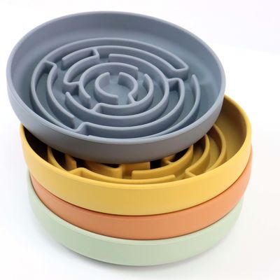 Logo personalizzato Cucine per animali da compagnia alimentatori labirinto rotondo alimentatore silicone lento con tappeto di aspirazione